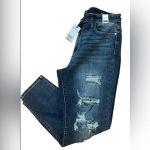 Judy Blue Woman’s Distressed Skinny Fit Jigh Waist Jeans